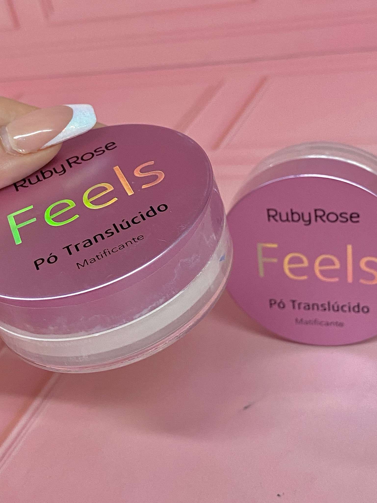 Polvo suelto traslúcido
